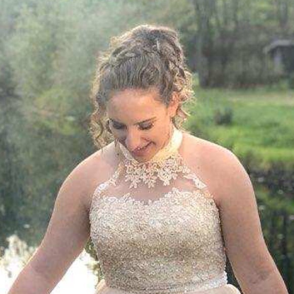 Meet your Posher, Madison - Picture 1 of 1